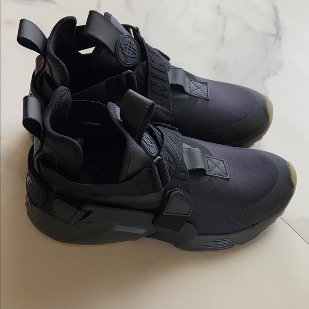 NWT Nike huarache city - Picture 6 of 8